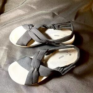 Clarks Women's Arla Meg Flat Sandal Cloudsteppers Size 7.5